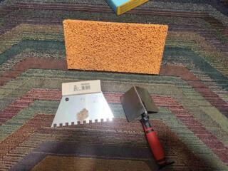 Продается мягкая тёрка новая, угловой мастерок и скребок - все