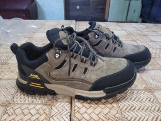 Кросы новые. Кожа. Весна - осень.