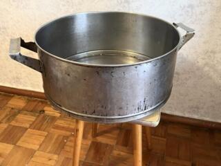 Продам кастрюлю из нержавеющей стали, в хорошем состоянии