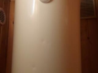 Бойлер Аристон на 80 литров, цена 1500 леев.