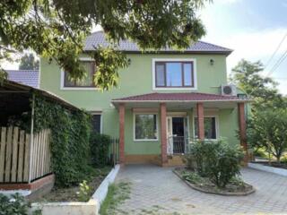 В продаже отдельно стоящий  двухэтажный современный дом. На первом ...