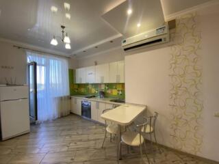 В продаже просторная однокомнатная квартира в Одессе, Жемчужный ...