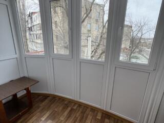 2-комнатная 3/5 Кировский м-н "Ника".