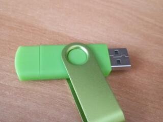 Флешка 1 Гб(90 Гб)