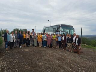 Procurarea de recuzită artistică (costum popular pentru 20 persoane)