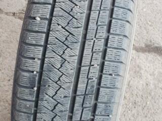 235/50/19.