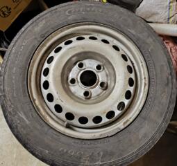 Диски R 16 железные на VW T5, резина на запаску