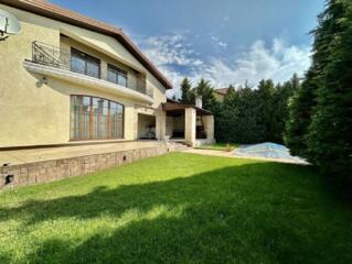 Продам двухэтажный дом 470 кв. м., 12-ая ст. Б. Фонтана.