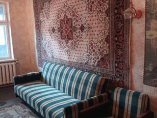 Продаются 3 комнаты рядом расположены Кировский Ника с 3-мя балконами