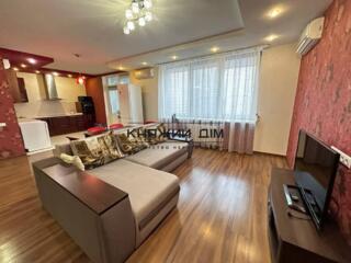 Здається в оренду простора та світла 3-кімнатна квартира-студія з ...