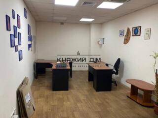 Оренда офісного приміщення в Дарницькому районі, вул. Лариси Руденко .