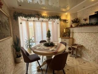 Продается шикарный дом с ремонтом, угловой участок, с большим ...