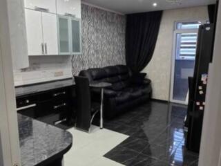 В продаже однокомнатная квартира общей площадью 45 м² в ЖК Радужный. .