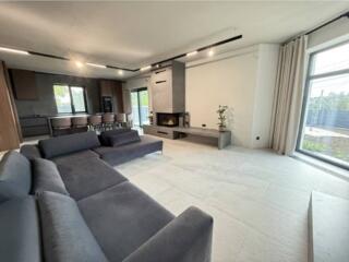 Предлагается к продаже новый шикарний дом в Усатово. Общая площадь ...