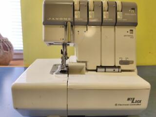 Продаю оверлок JANOME My Lock 634D, б/у в отличном состоянии.