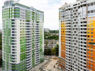 Продается коммерческое помещение в жилом комплексе «Четыре сезона» по 