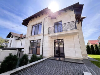 Se dă în chirie casa, construită pe un teren de 5 ari, cu suprafața ..