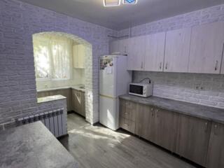 3к Центр, Орхидея, 143 серия с переходной лоджией, ремонт, 1/9