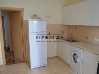 Однокімнатну квартиру біля метро Осокорки, на вул. Чавдар 3. ...