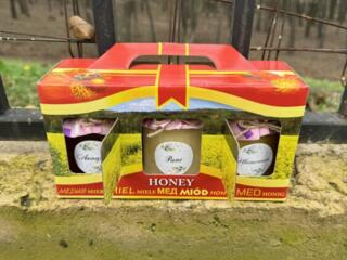 Оформление баночек, подарочных наборов с мёдом со своей пасеки.