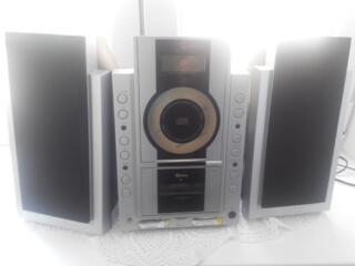 Музыкальный центр Tevion и другую аудио технику. Бельцы.