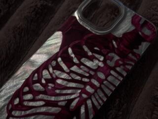 Чехлы на iPhone 15