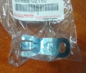 Toyota 886881E420 / 886880Z220 Кронштейн Гайка 90177-2201