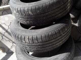 Шины 205/60/16 M+S, шины и диски разные железные. Бельцы