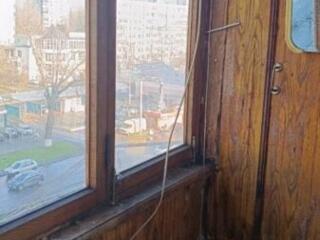 Продам 2-к квартиру на Ак. Глушко/ Площадь