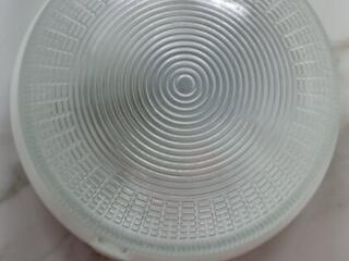 Продам круглый светильник, плафон из толстого стекла