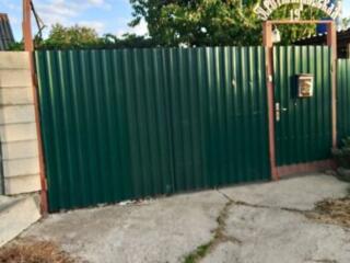 Продам полдома возле роддома в Бендерах