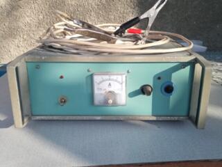 Зарядное устройство 12 В.