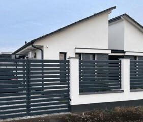 Заборы металлические и ворота