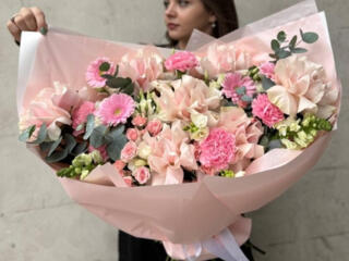 Flori proaspete și cadouri perfecte, livrate la domiciliu