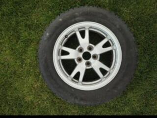 Продам зимнюю резину на дисках в отличном состоянии 4 колеса 195/65R15