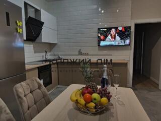 Оренда апартаментів в котеджному будинку, 2 поверх, перша лінія від ..