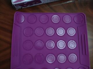 Продается: Силиконовый коврик для выпечки макарон (Б/У) 28см на 25