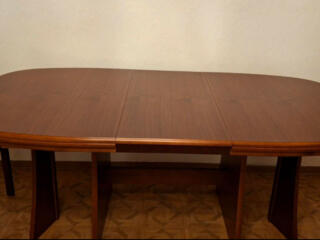 Столовый стол с 6 стульями