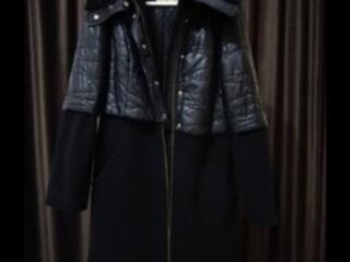 Продам пальто Lassagrada в хорошем состоянии