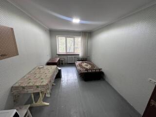 Продается просторная комната после капремонта в самом центре города. .