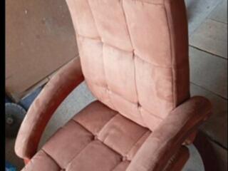 Продам кресло с подставкой для ног