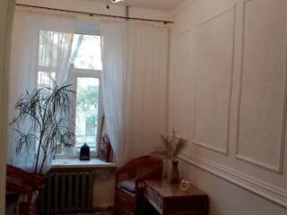 Продам комнату в коммуне 13 кв. м., 3/3, ул. Нежинская/Дворянская.