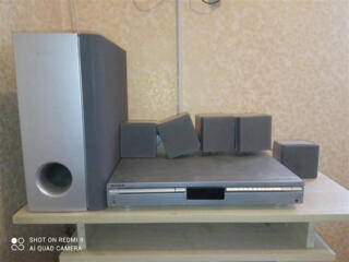 Продам домашний кинотеатр SONY 5+1, все в комплекте держатели колонок