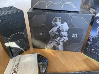 Xbox series x 1 Tb halo infiniti limited
