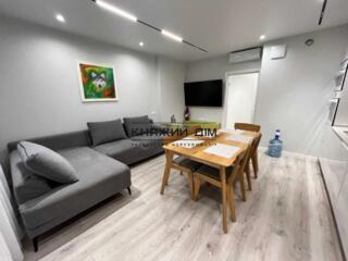 Продаж2-х кімнатної роздільної, Дніпровська набережна, № 20-А , ...