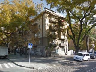 Продам 3-комнатную в центре города, Соборная пл. / Нежинская