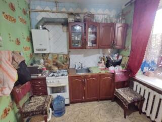 Продам 2-комн. квартиру, Адмиральский проспект, комнаты раздельные