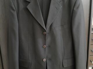 Продам мужской костюм, черного цвета, в отличном состоянии размер 48