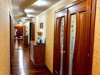 Продам большую трёхкомнатную квартиру