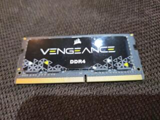 DDR4 sodim Corsair 32gb 3200Mhz.